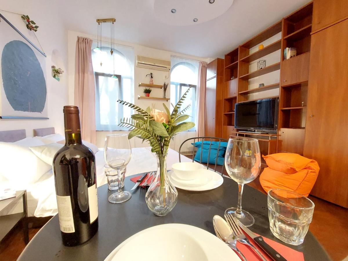 Sweet Dreams Suites Cosy Studio Piata Romana Bükreş Dış mekan fotoğraf